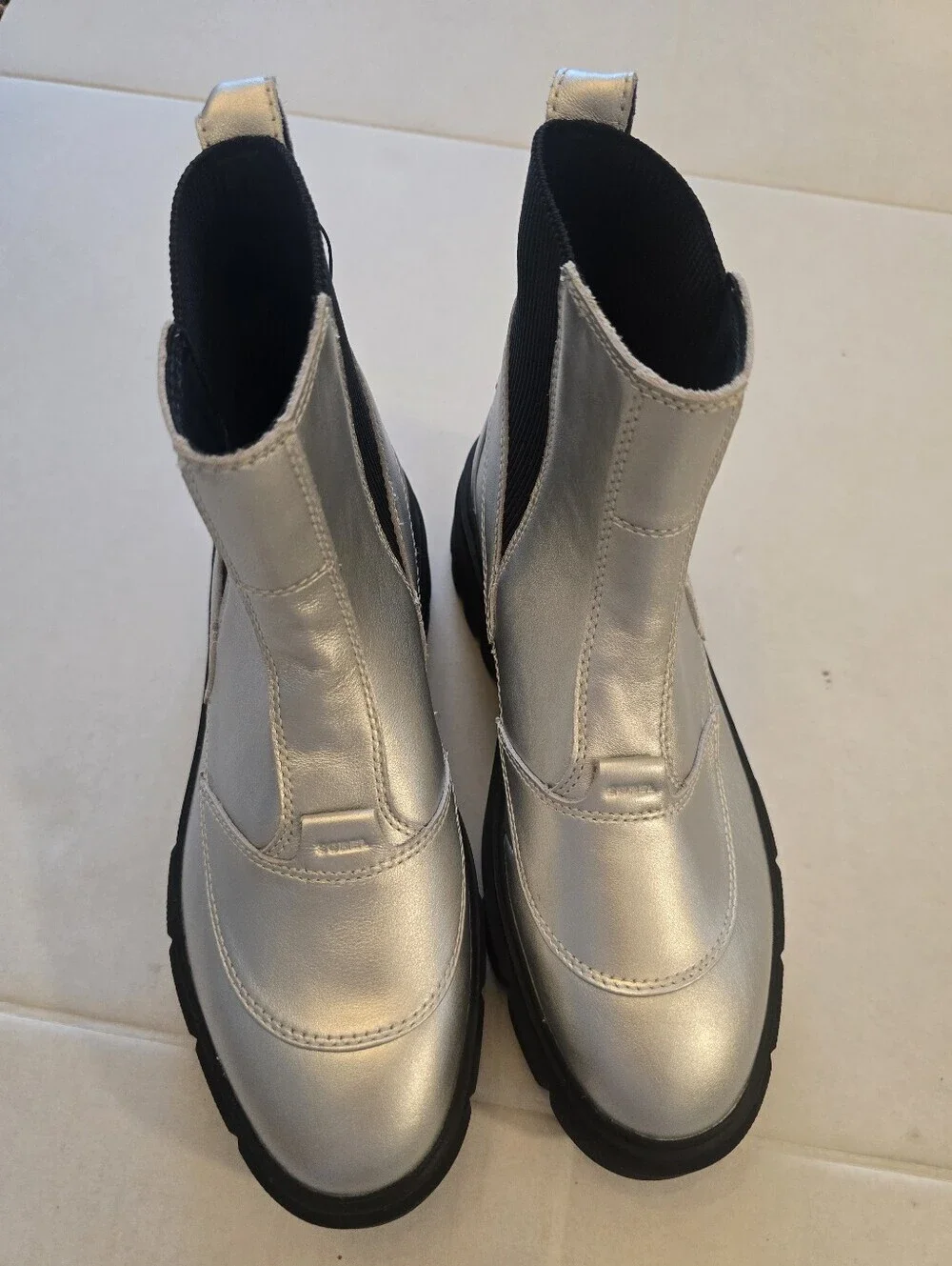 Sorel Caribou X Waterproof Boots Size 9.5 Silver Metallic